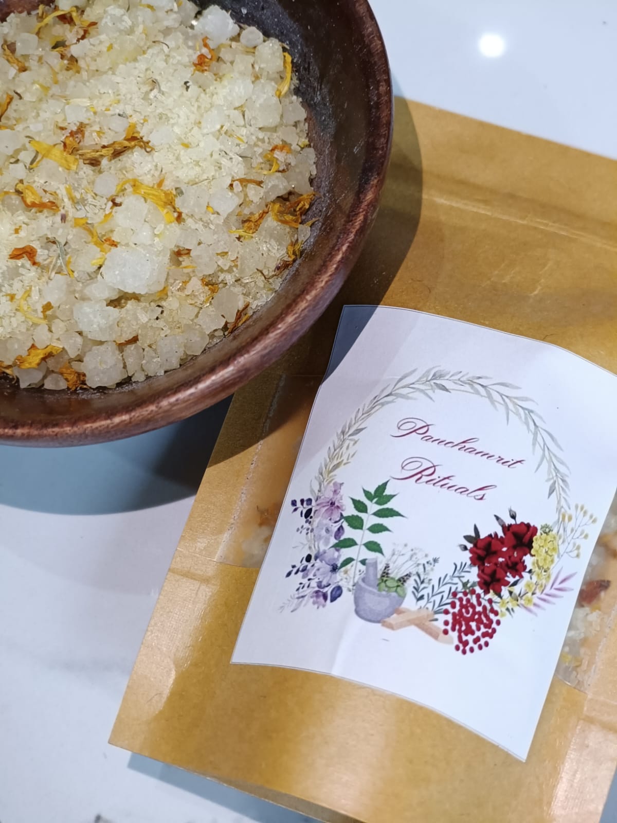 Marigold and Calendula Flowers with Jasmin Bathing Salt