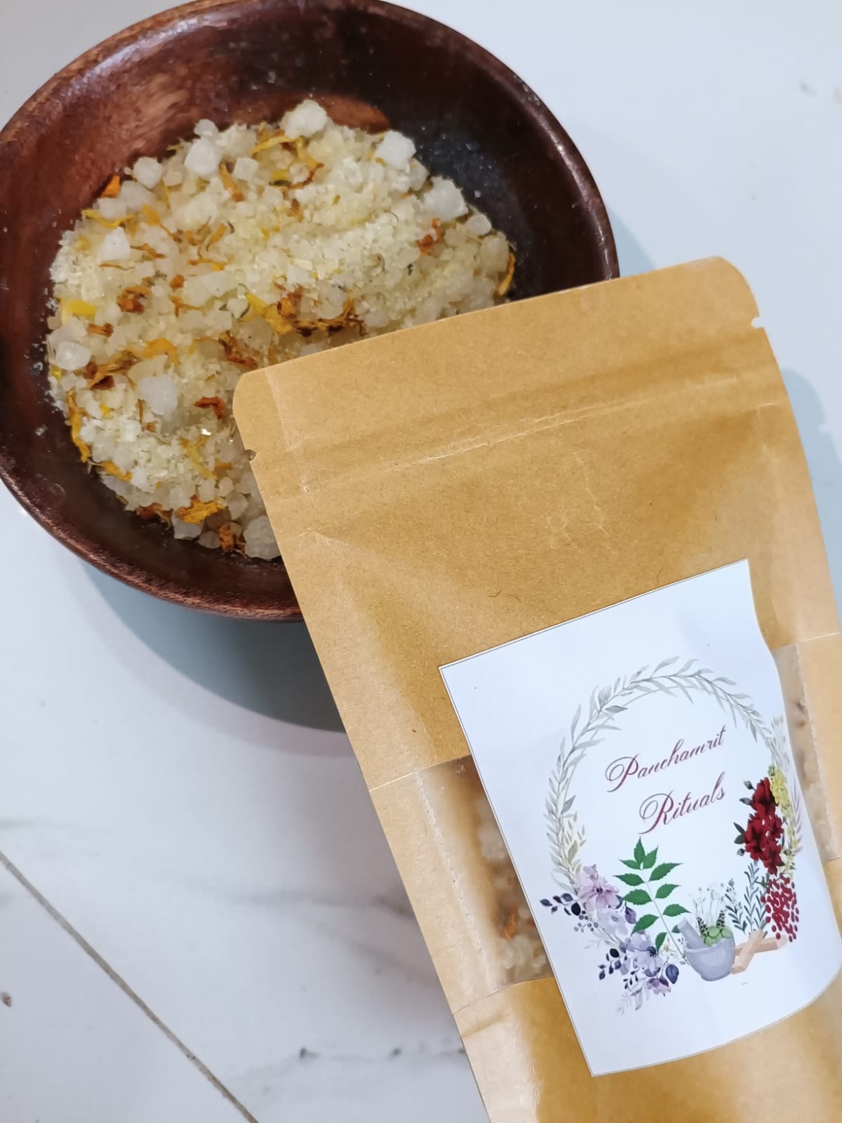 Marigold and Calendula Flowers with Jasmin Bathing Salt
