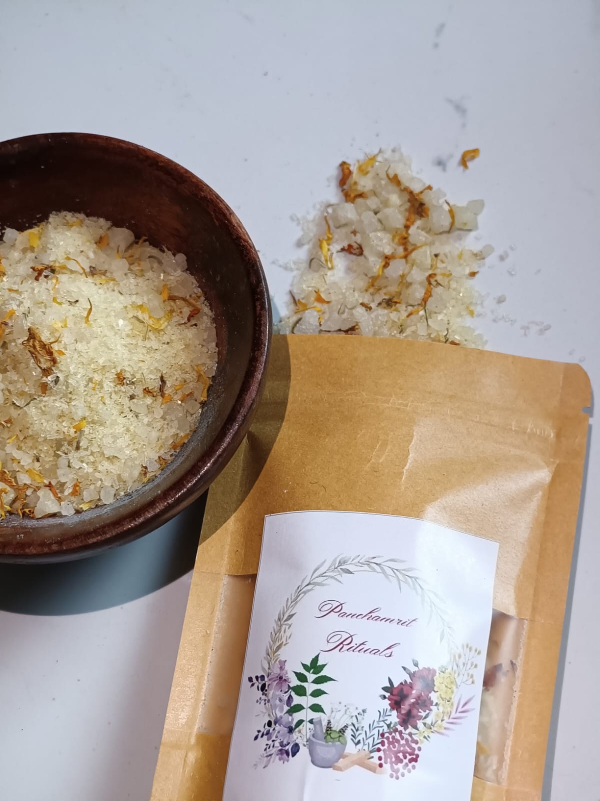 Marigold and Calendula Flowers with Jasmin Bathing Salt