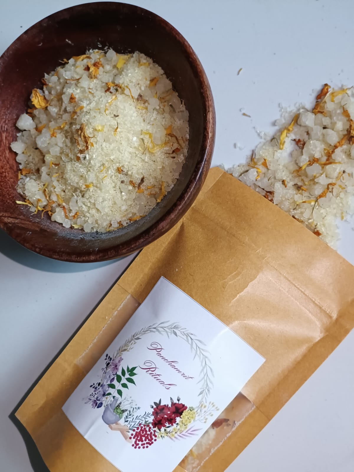 Marigold and Calendula Flowers with Jasmin Bathing Salt